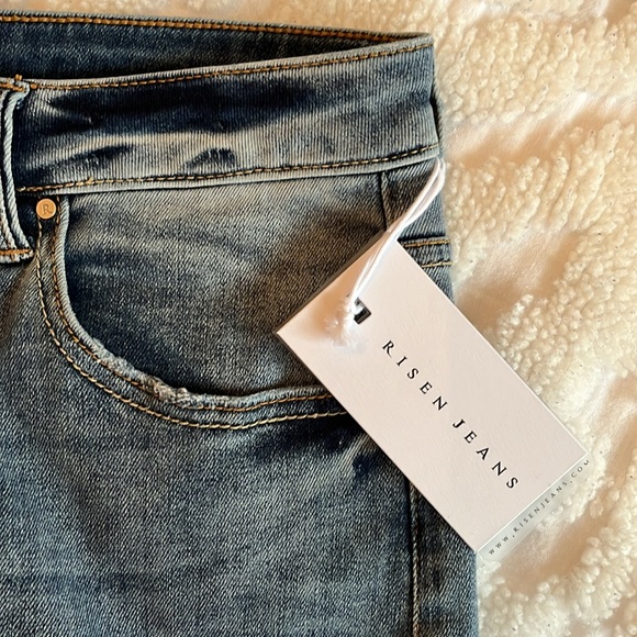 Risen Skinny Jeans - Picture 15 of 16